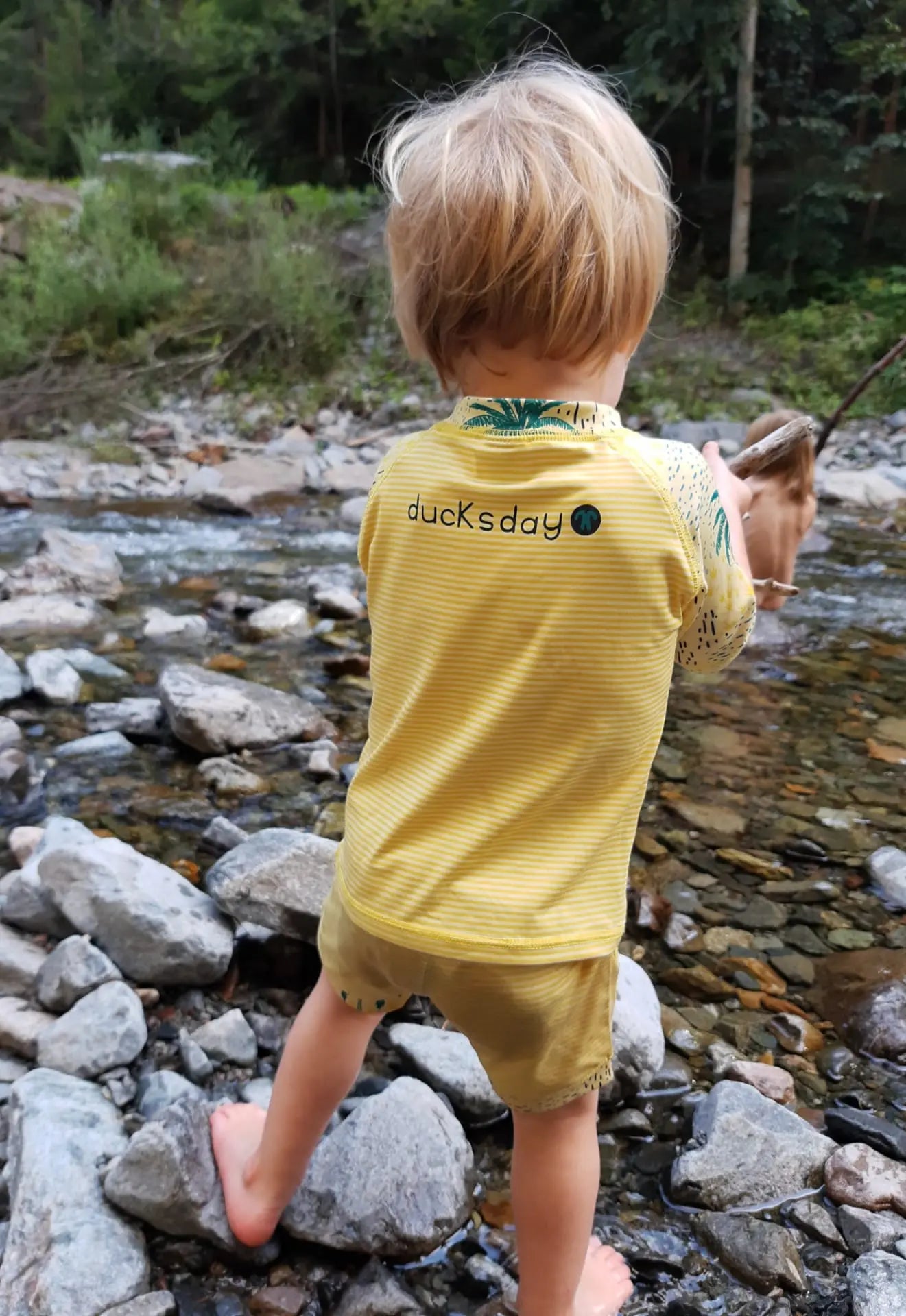 Unisex Short Sleeve Rash Guard UPF50+ ducksday